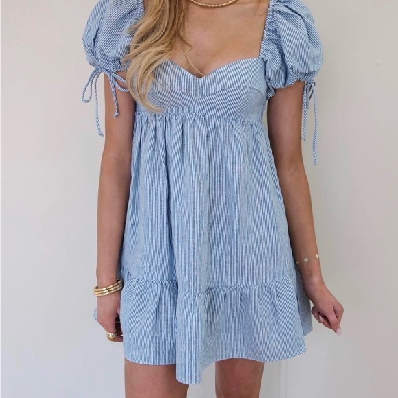 Dresses & Skirts - Blue Striped Puff Sleeve Dress